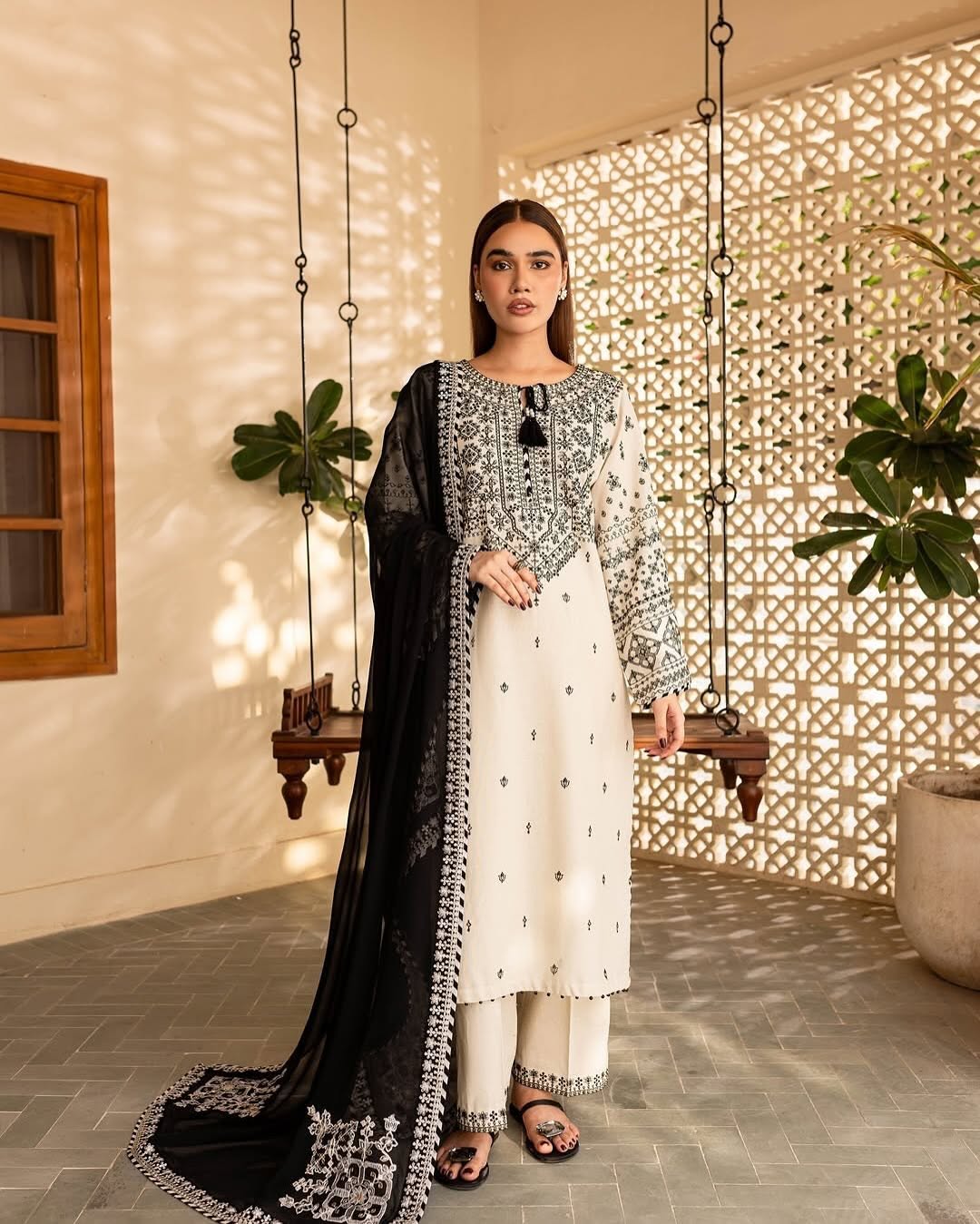 Arfa Lawn Embroidered Three Piece ARFA-AR-01