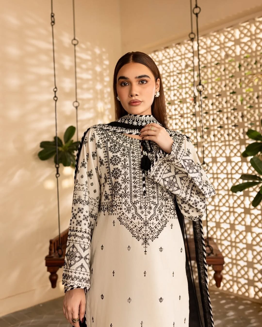 Arfa Lawn Embroidered Three Piece ARFA-AR-01
