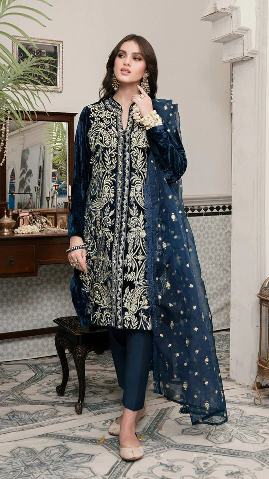 Zainab Chottani ZC-905 Embroidered Velvet Three piece Winter Collection