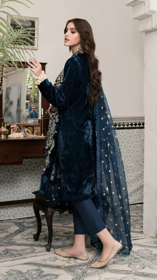 Zainab Chottani ZC-905 Embroidered Velvet Three piece Winter Collection