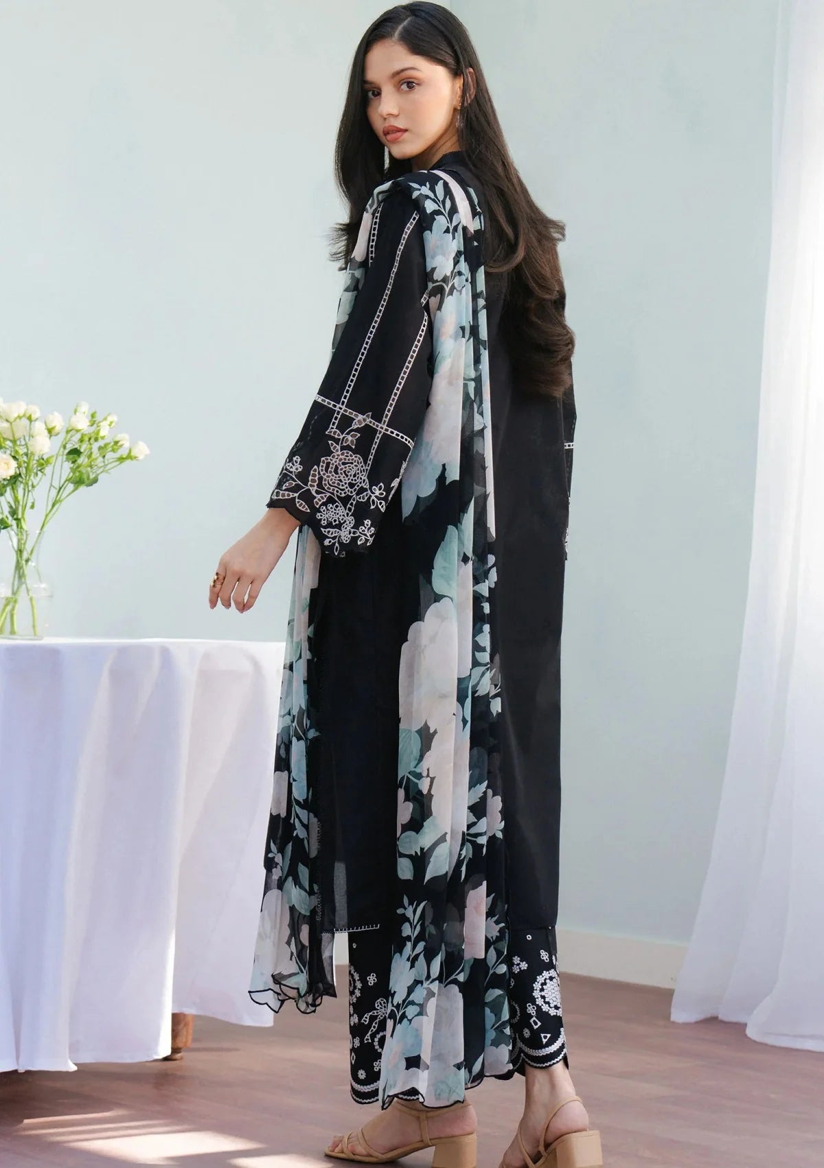 Zarashahjhan Embroidered lawn Three Piece COCO-19 Black