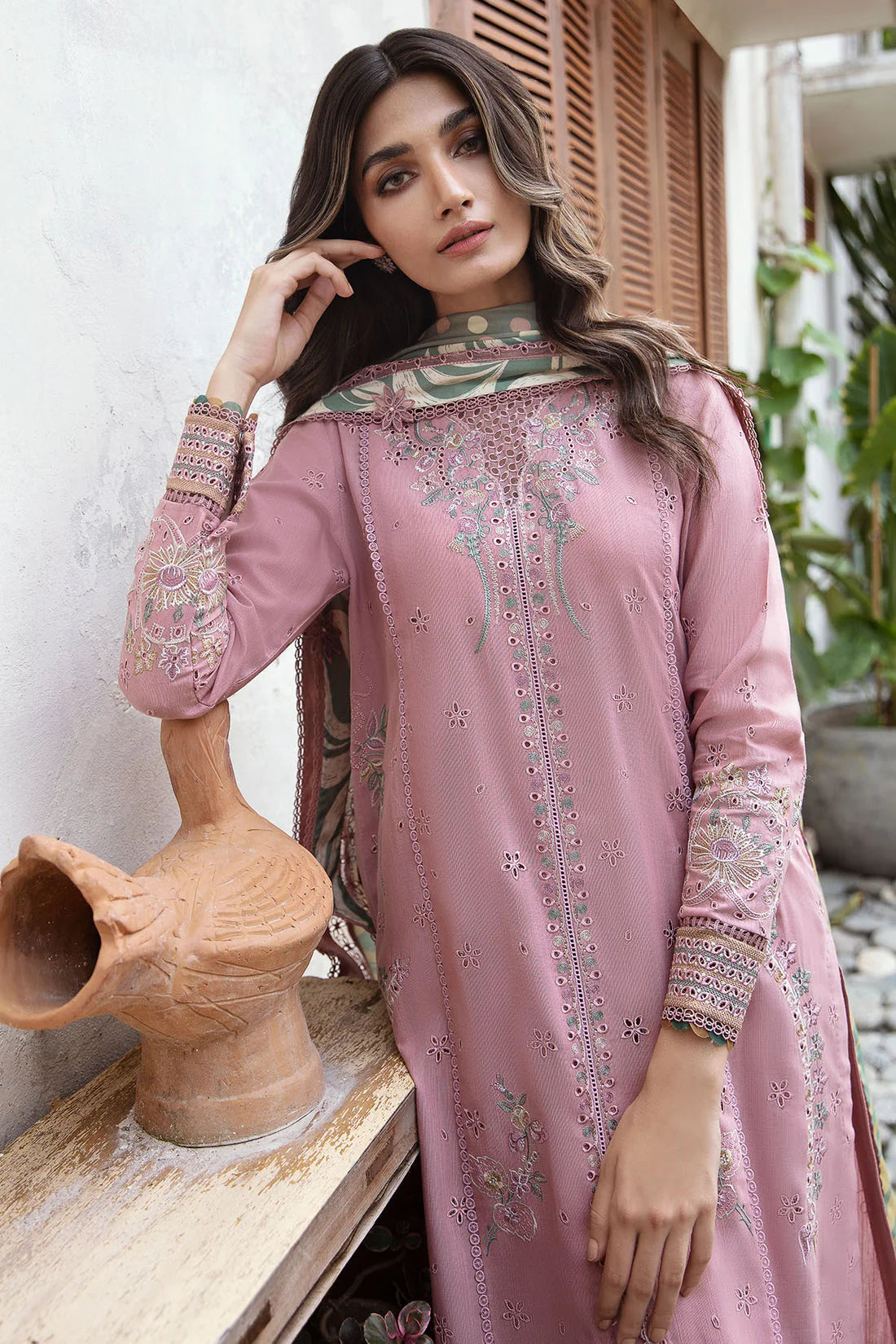 IRIS Fall / Summer Embroidered Collection By Jazmin Jz-01