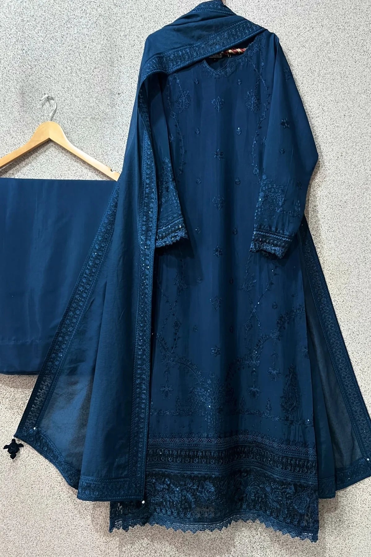 Zunaisha"s Embroidered Lawn Three Piece ZC-125