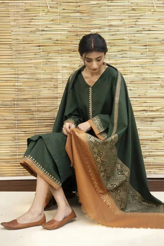 Dyot Green Dahank Embroiderd Three Piece D-451