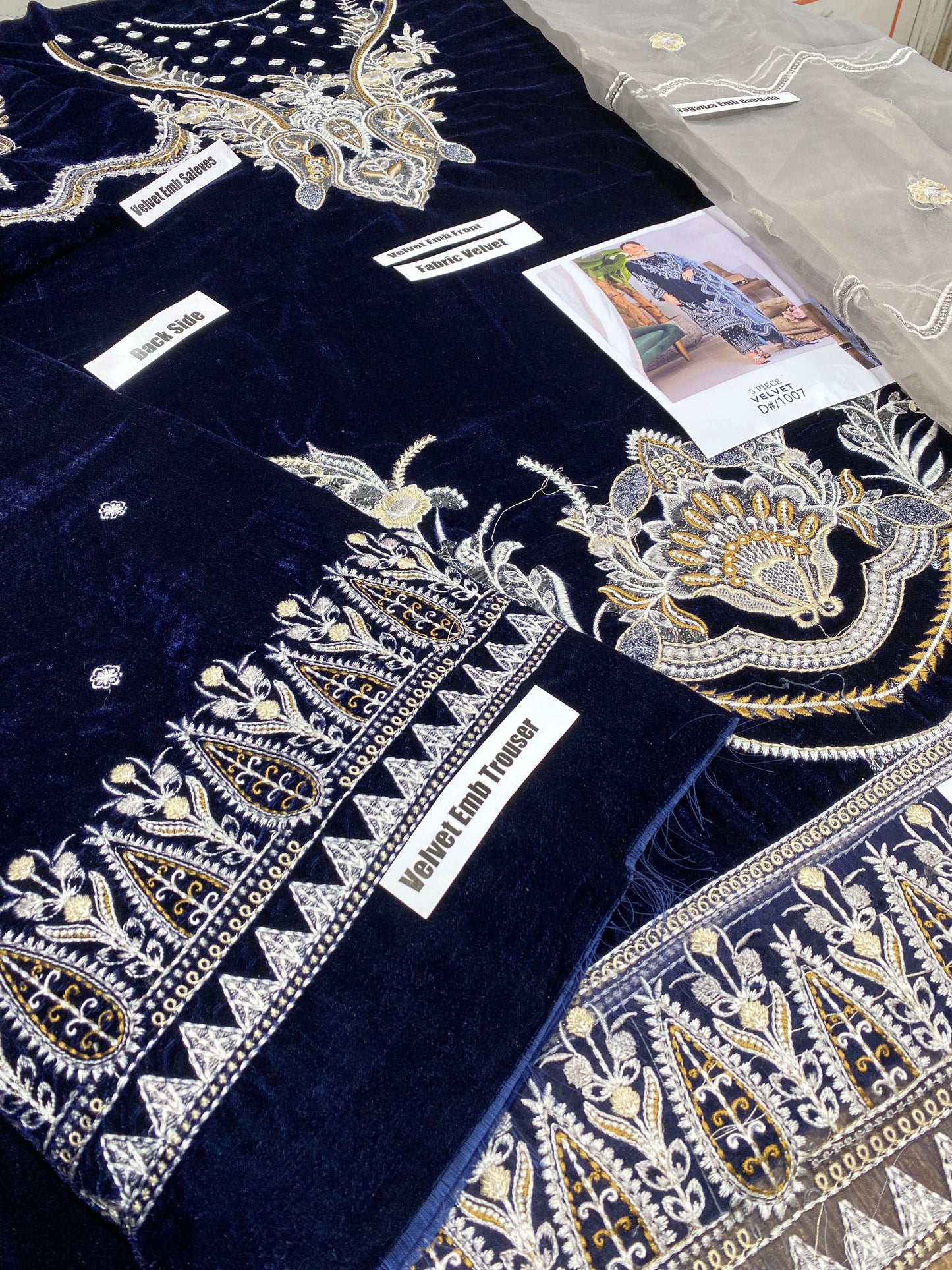 Cross Stitch Velvet Embroiderd Three Piece CS-738