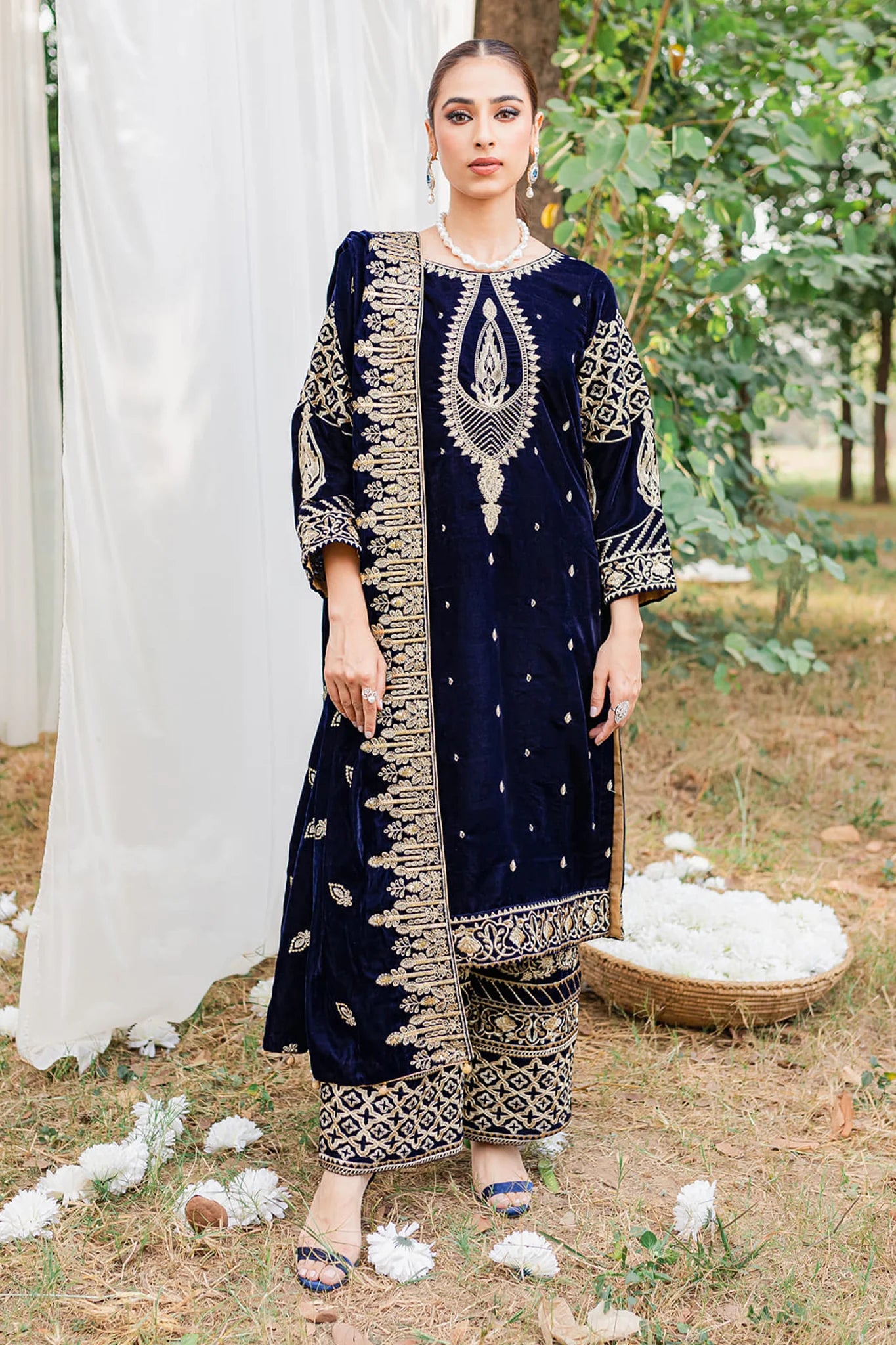 Makhmal Velvet Embroiderd Three Piece MK-976