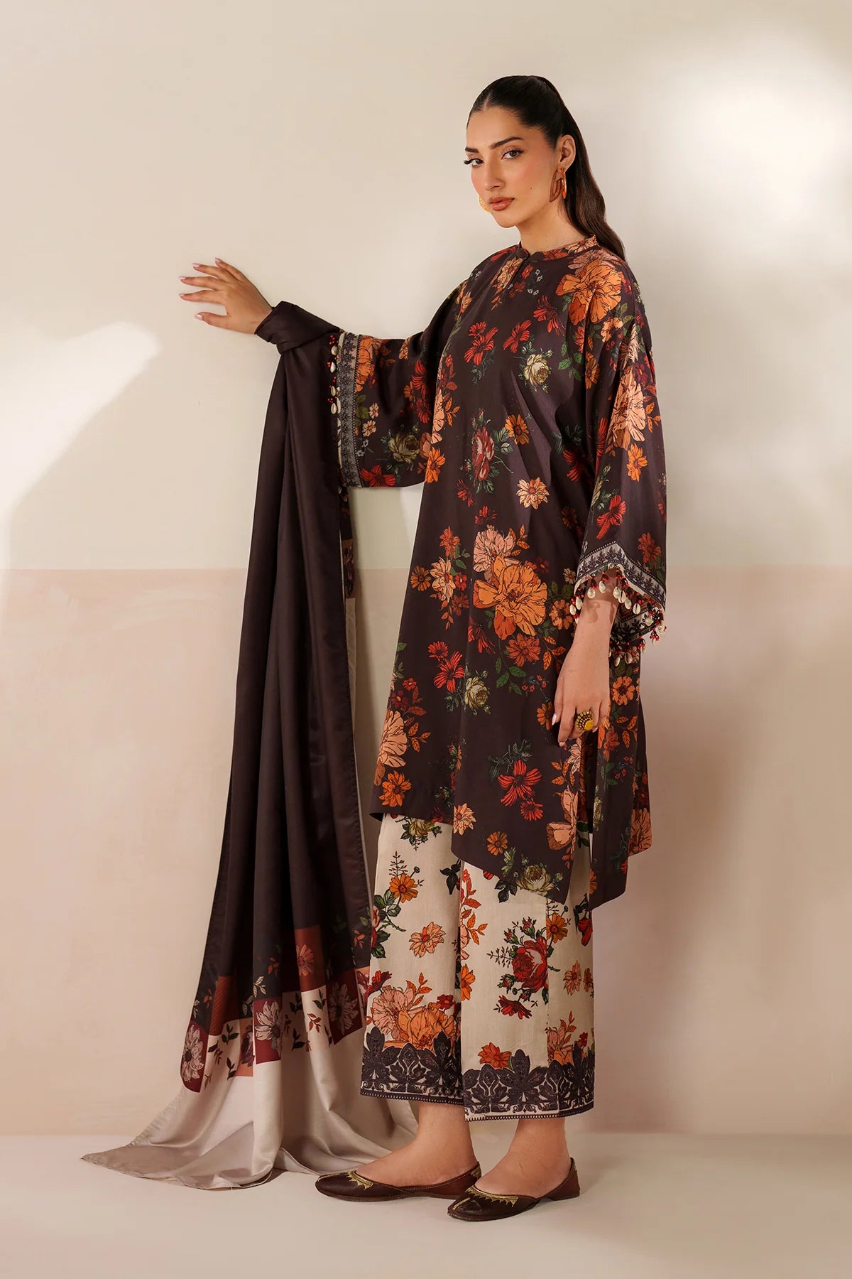 Baroque D-190 Khaddar Printed three piece