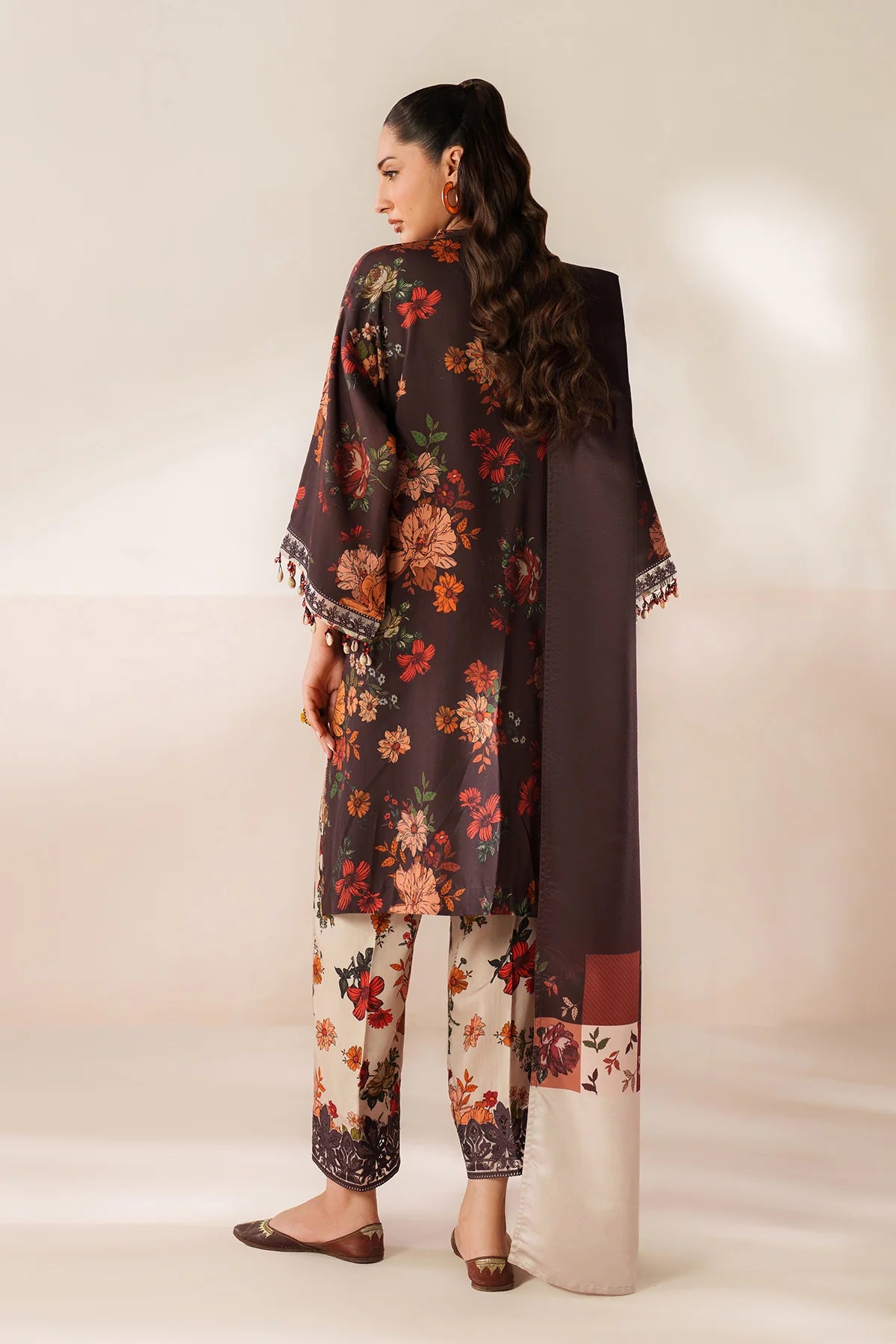 Baroque D-190 Khaddar Printed three piece