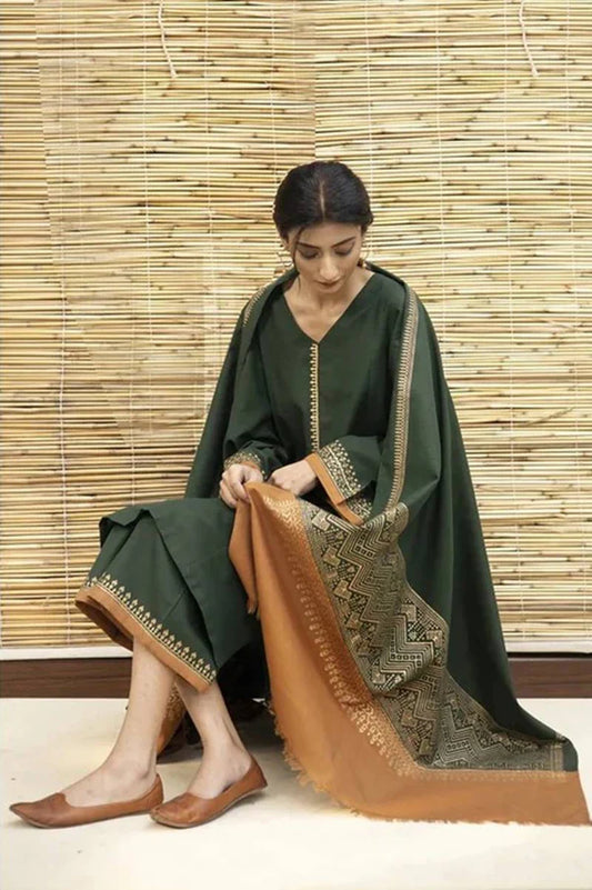 Dyot Green Dahank Embroiderd Three Piece D-451