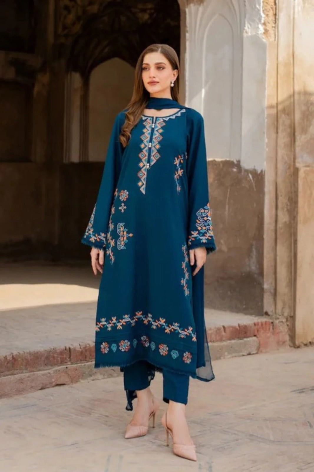 Sapphire 3pc Dahank Embroidered Suit SP-307