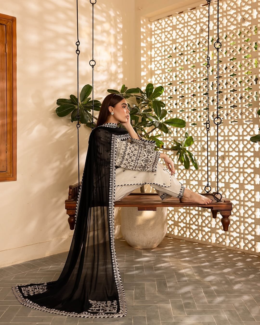 Arfa Lawn Embroidered Three Piece ARFA-AR-01