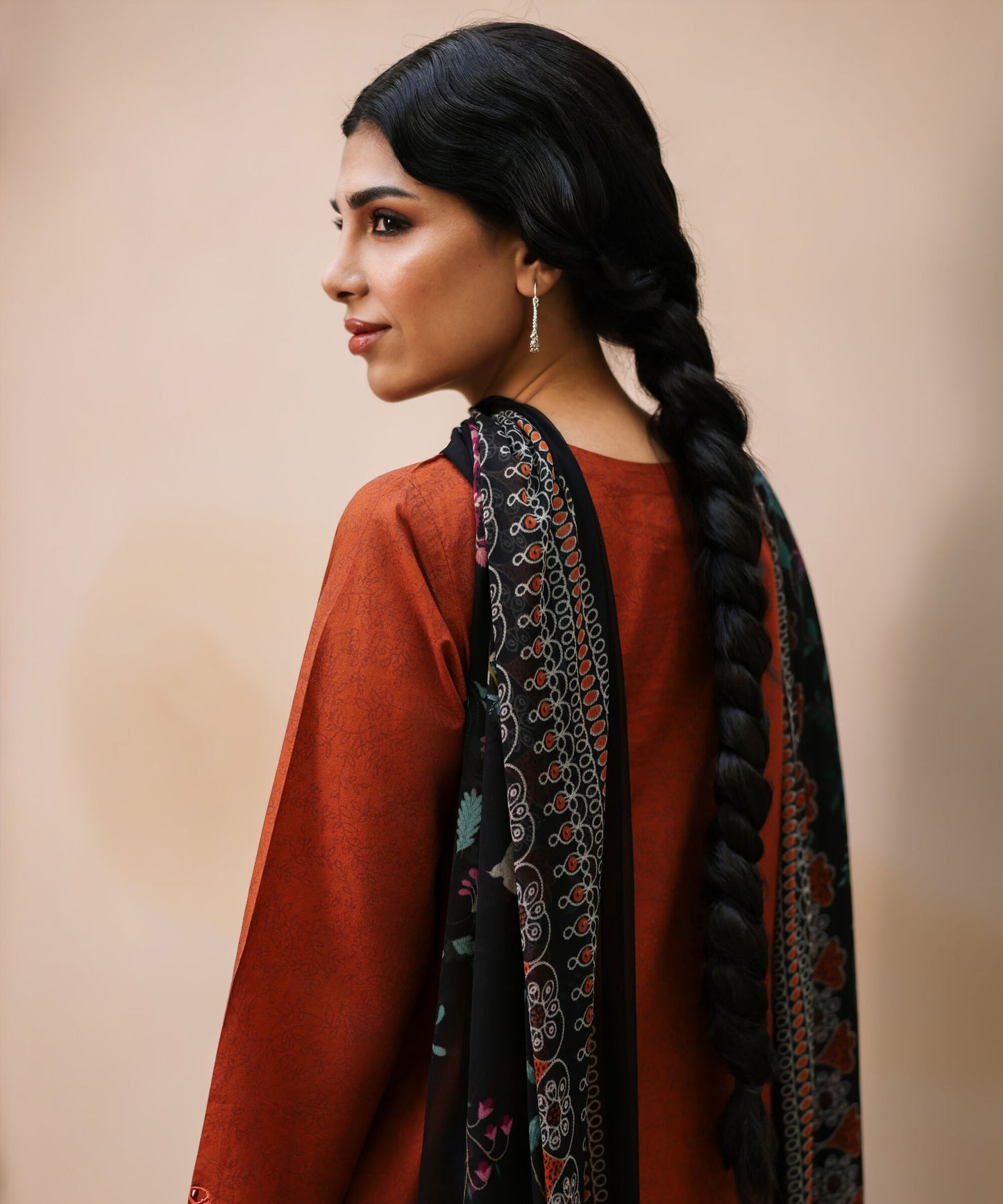 Sapphire Embroidered lawn Three Piece SP-374