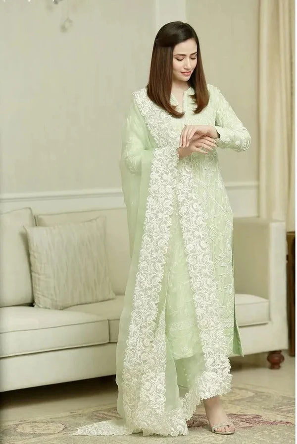 Pack of 5 Summer Lawn Suits | Save Rs. 2,000 | Limited Time Offer