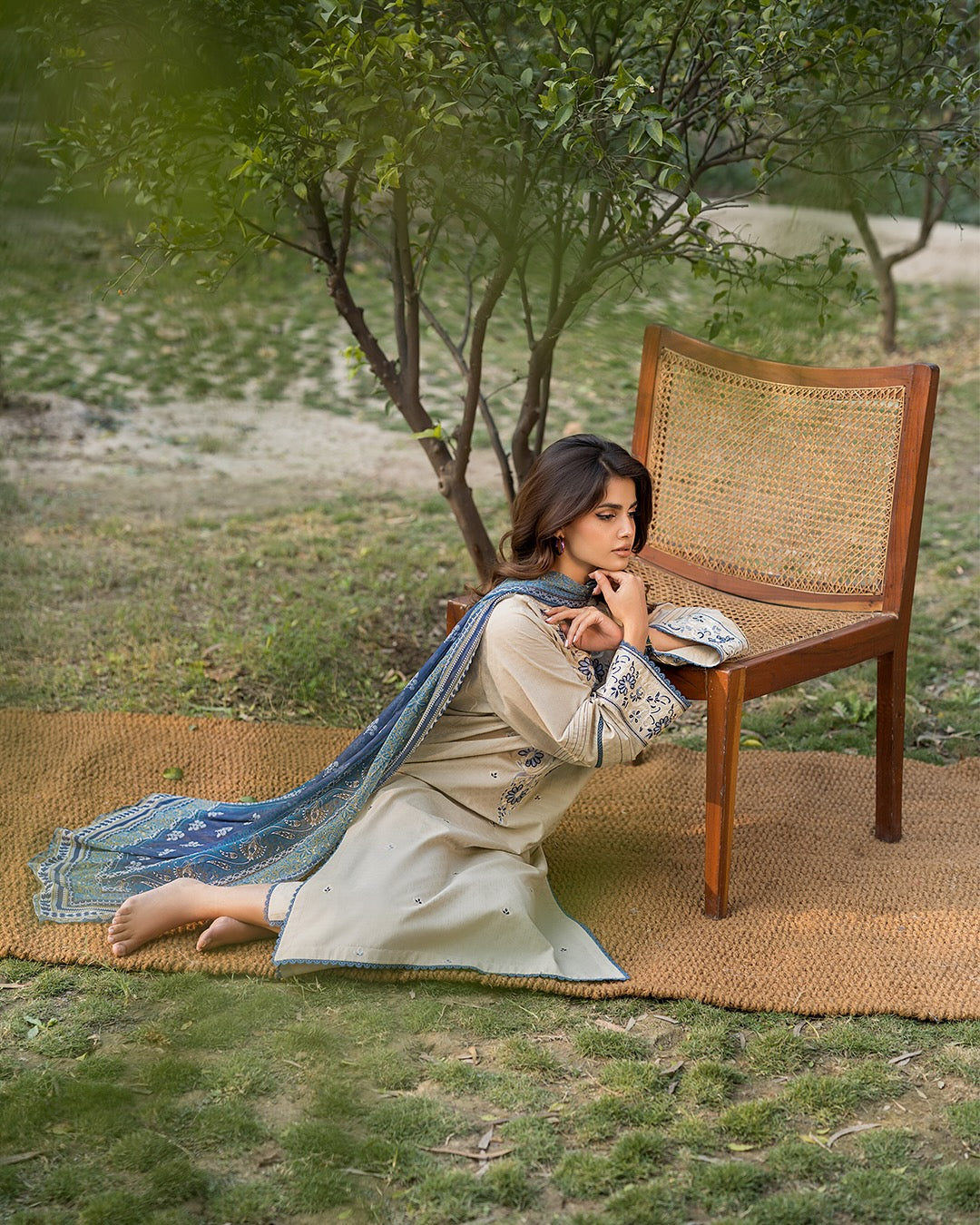 Asim Jofa Lawn Embroiderd Three Piece AJ-142