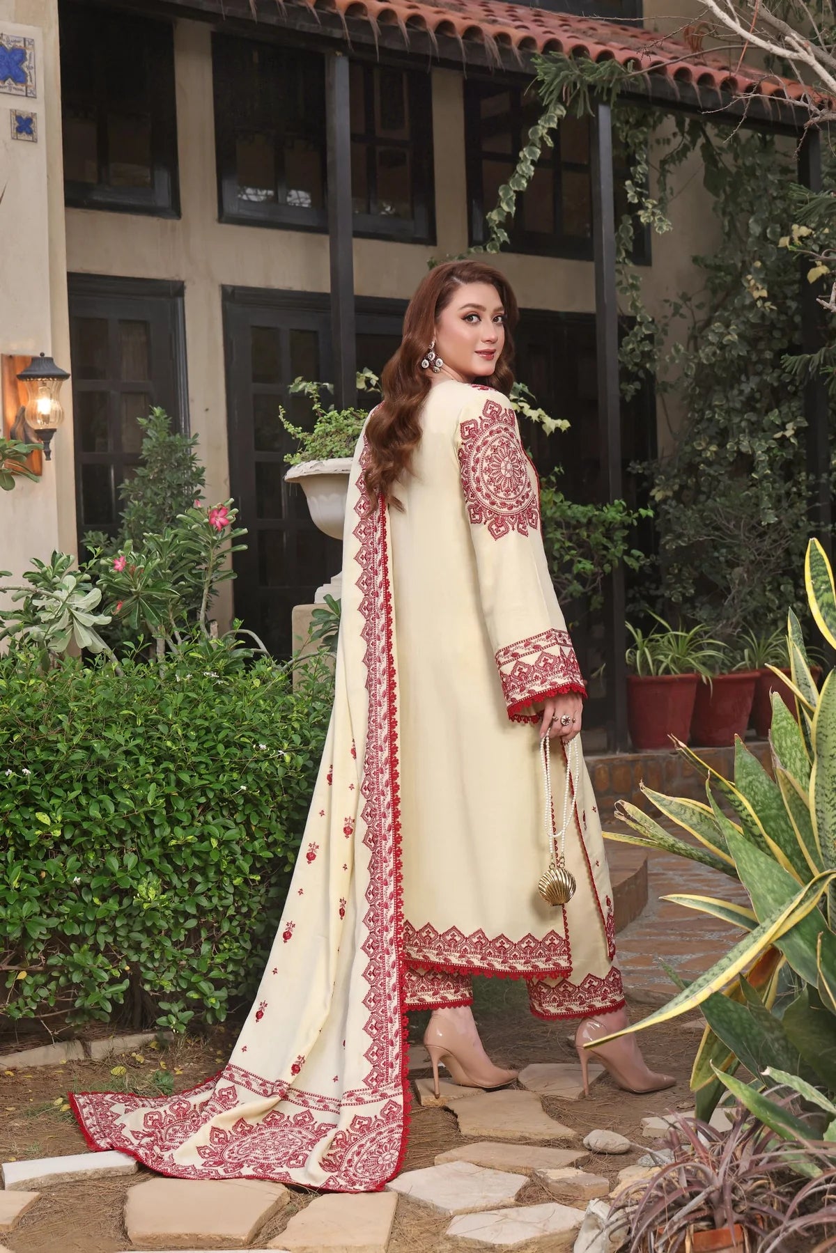Asim Jofa  Embroidered Dahank Three Piece  AJ-938