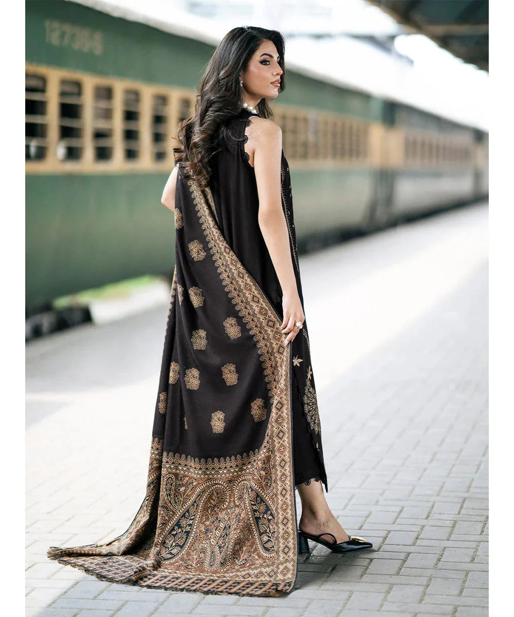 Izel Embroidered Dhanak Three Piece D-90