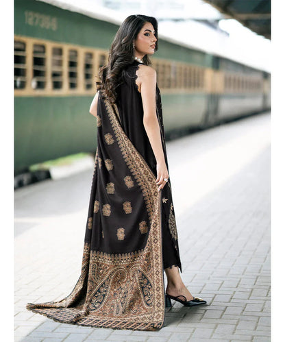 Izel Embroidered Dhanak Three Piece D-90