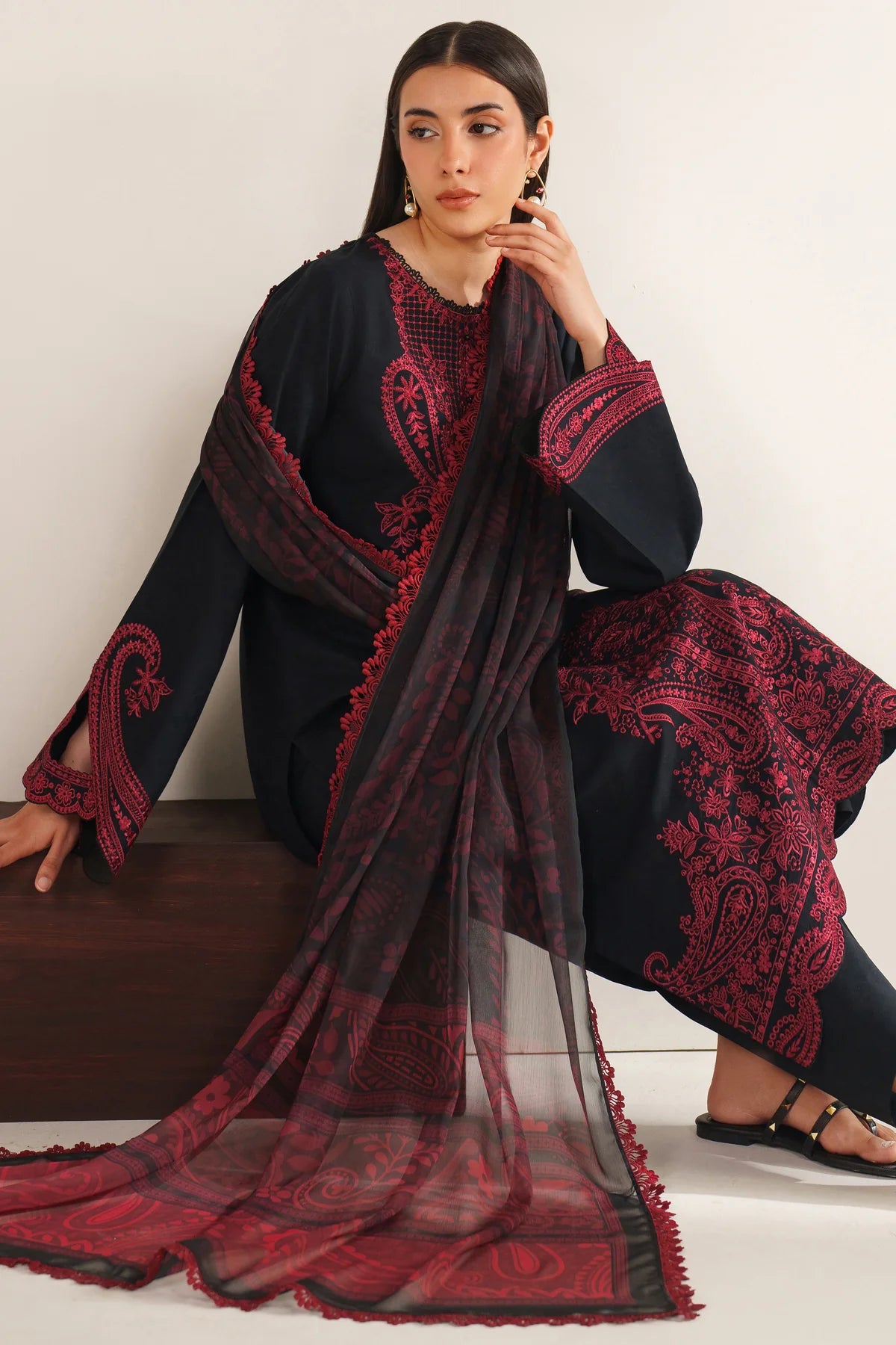 Farasha Embroidered lawn Three Piece FR-32