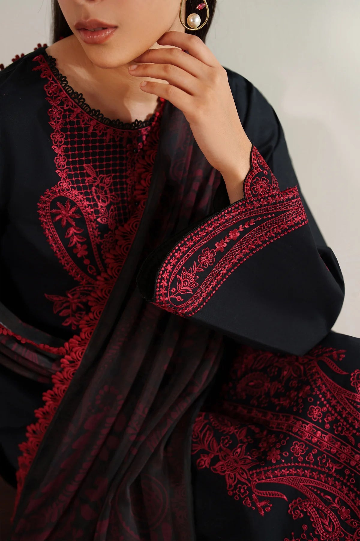 Farasha Embroidered lawn Three Piece FR-32