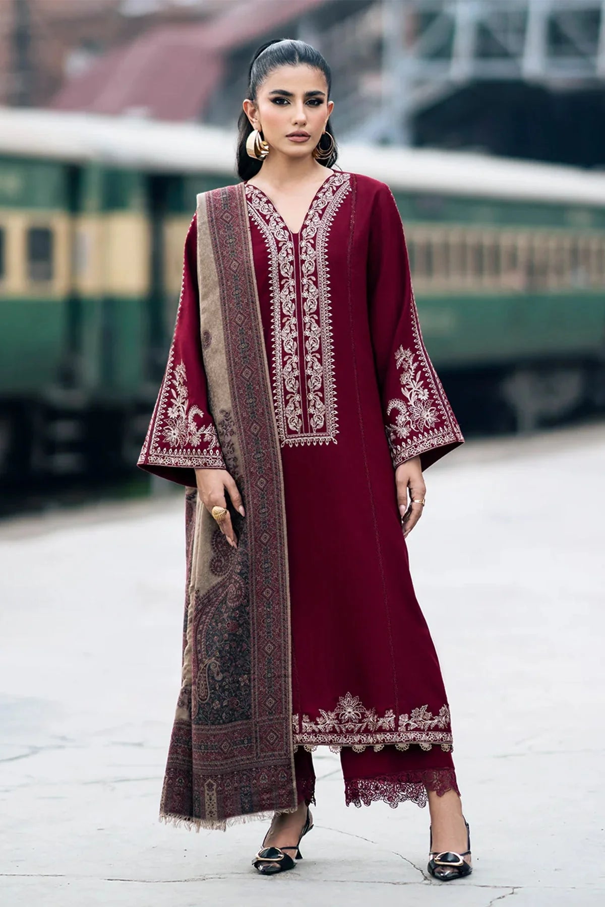 Izel Embroidered Dhanak Three Piece COCO-146