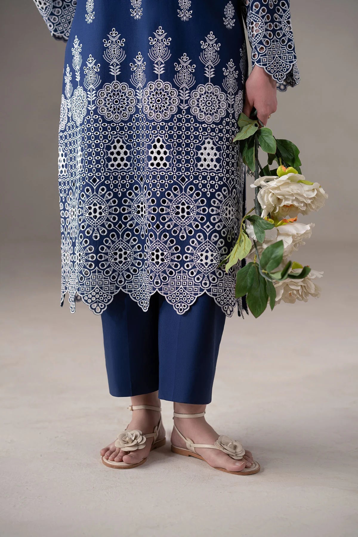 Akber-Aslam Lawn Chikenk-Kari Embroidered Two Piece AA-Ovria