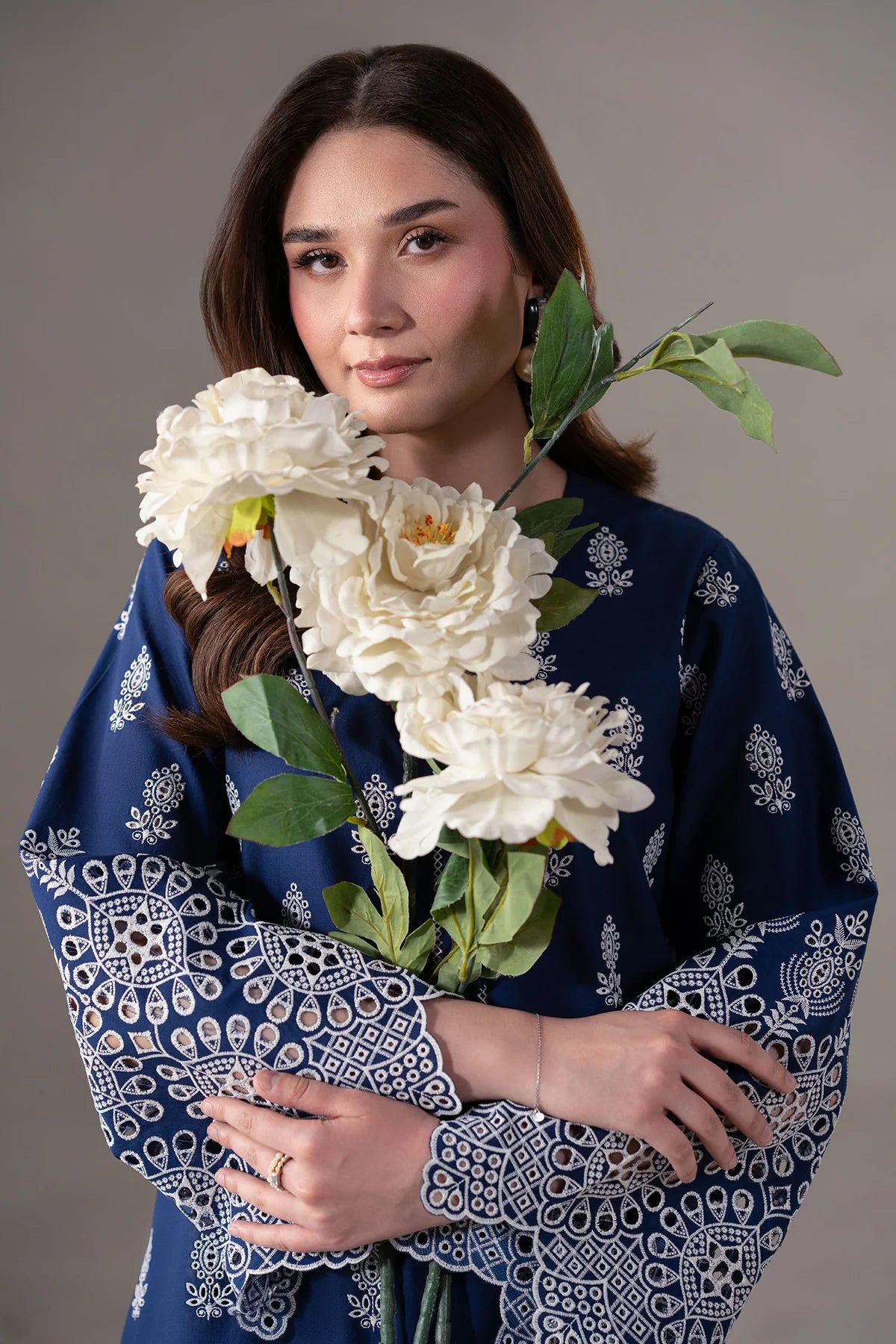 Akber-Aslam Lawn Chikenk-Kari Embroidered Two Piece AA-Ovria