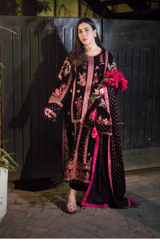 Aneela Velvet Embroiderd Three Piece AN-7007