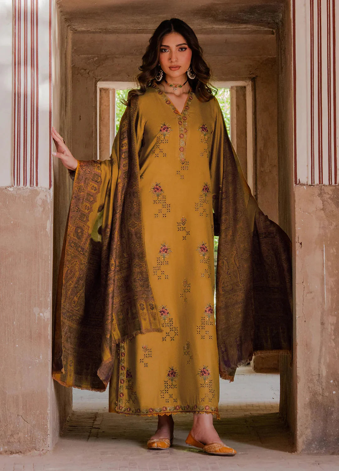 Izel Chikenkari Embroidered Dhanak Three Piece D-999