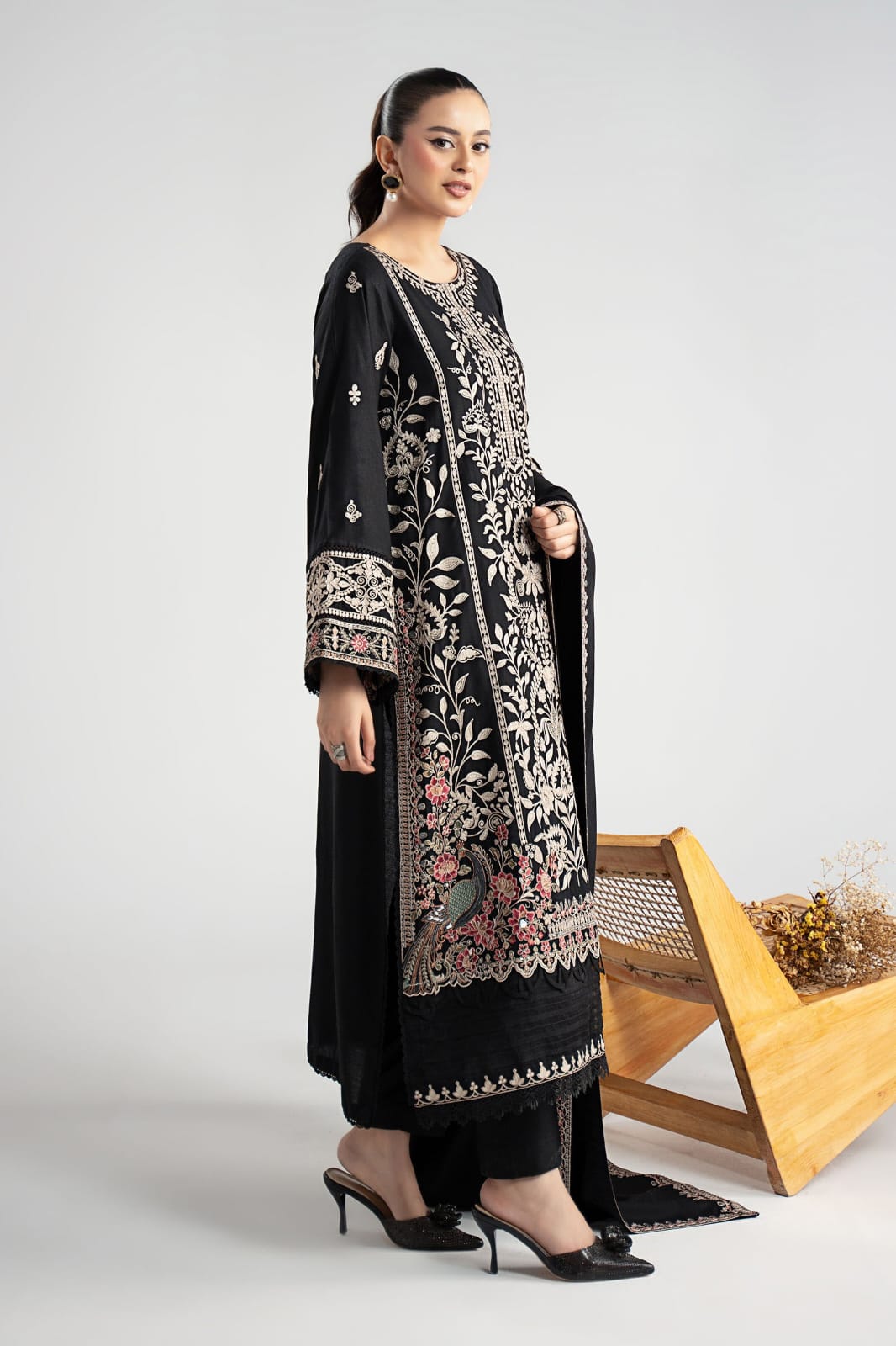 Maria-B Luxury Law Embroidered Three Piece MB-6129