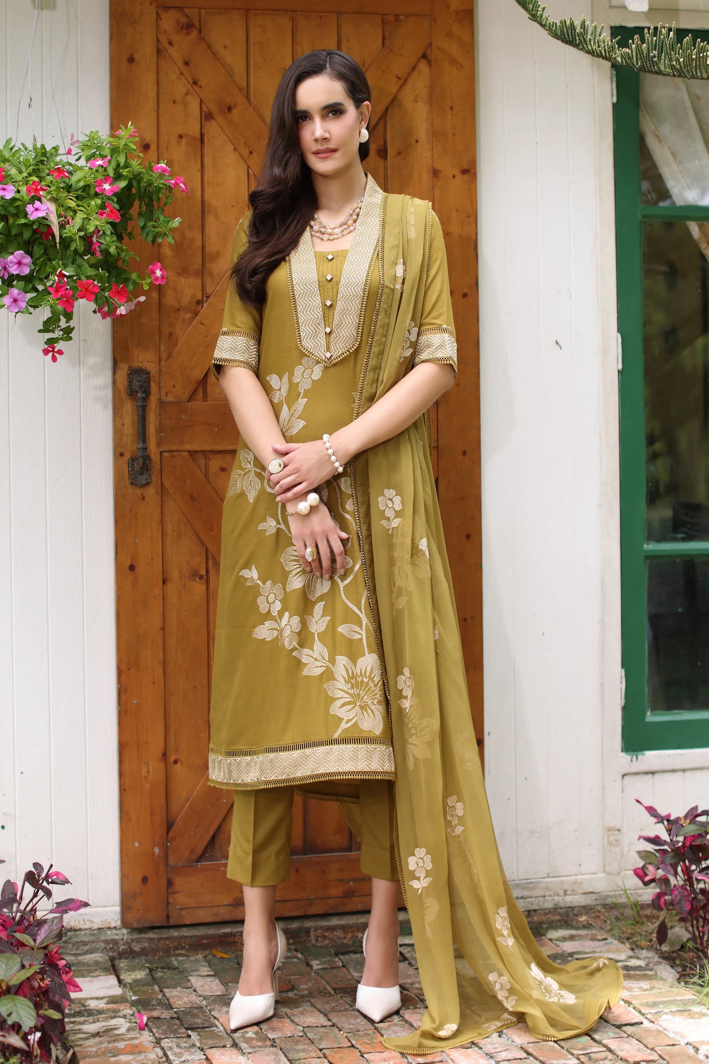 Bareeze Dahank Embroiderd Three Piece BR-86